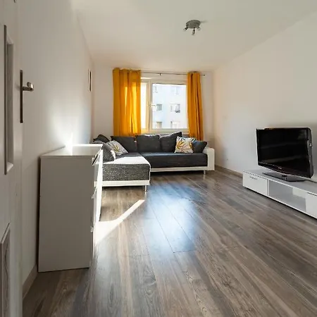 Tanie Spanie Skowronek - Pet Friendly - Przytulny 4 Osobowy - Space Apartment Jelenia Gora