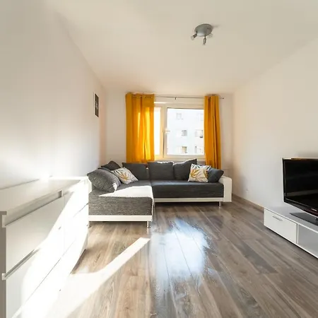 Tanie Spanie Skowronek - Pet Friendly - Przytulny 4 Osobowy - Space Apartment Jelenia Gora