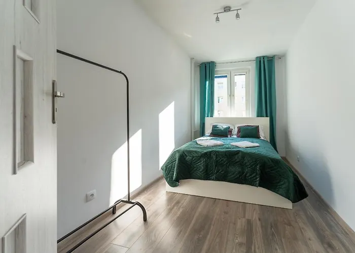 Апартаменты Tanie Spanie Skowronek - Pet Friendly - Przytulny 4 Osobowy - Space *