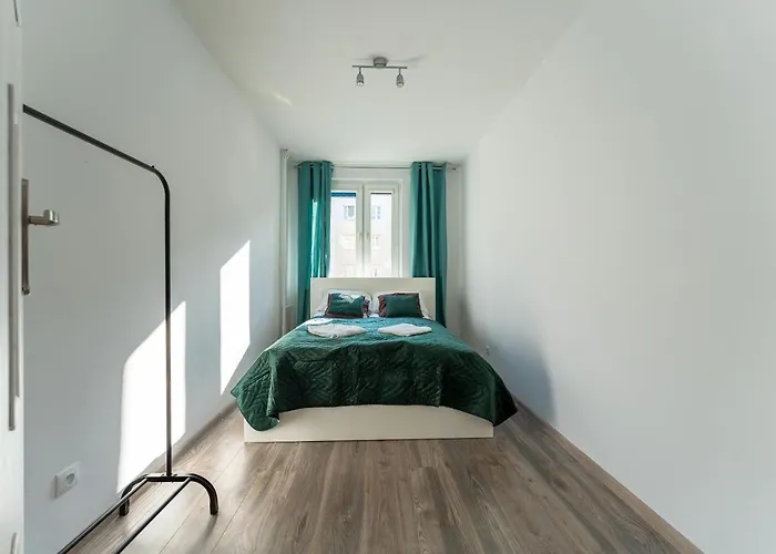 Апартаменты Tanie Spanie Skowronek - Pet Friendly - Przytulny 4 Osobowy - Space *